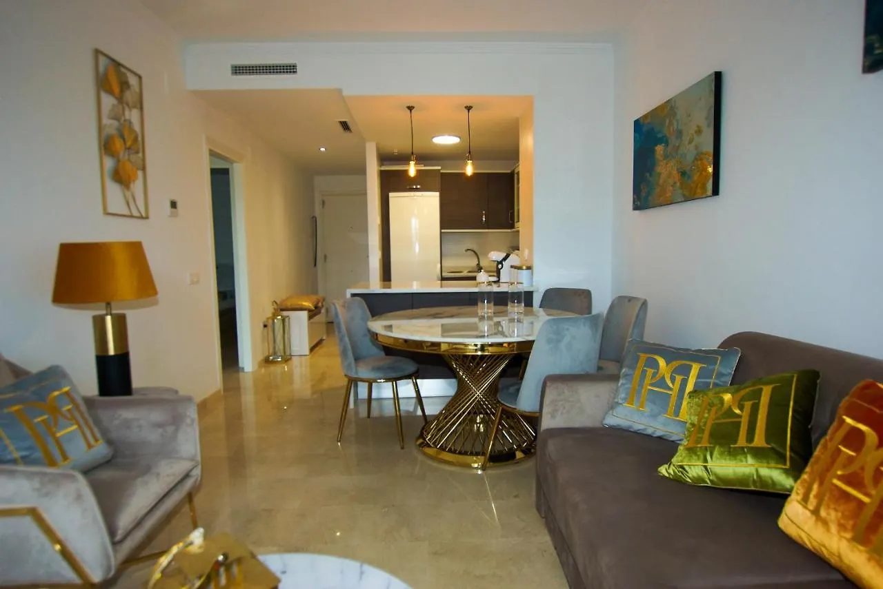 Small Oasis P&O Serviced Apartments マニルバ