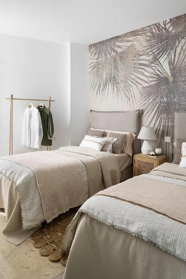 Small Oasis P&O Serviced Apartments マニルバ スペイン