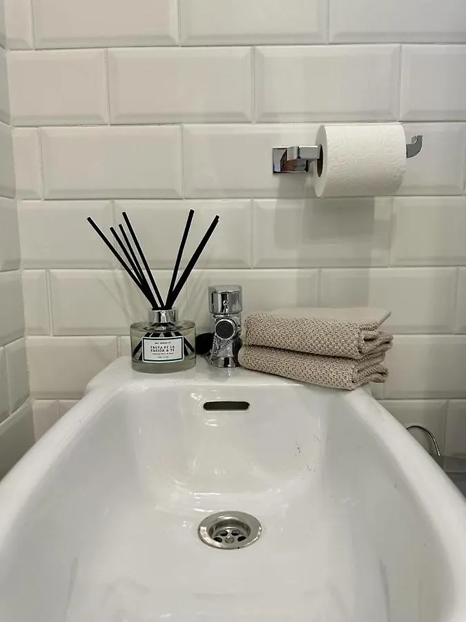 Small Oasis P&O Serviced Apartments マニルバ 0*,