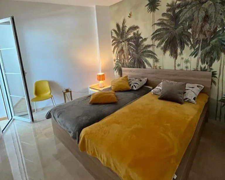 Small Oasis P&O Serviced Apartments マニルバ
