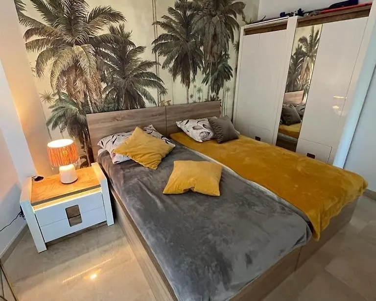 Small Oasis P&O Serviced Apartments マニルバ